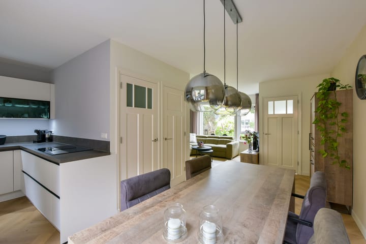 Foto 9 van Smaragd 33