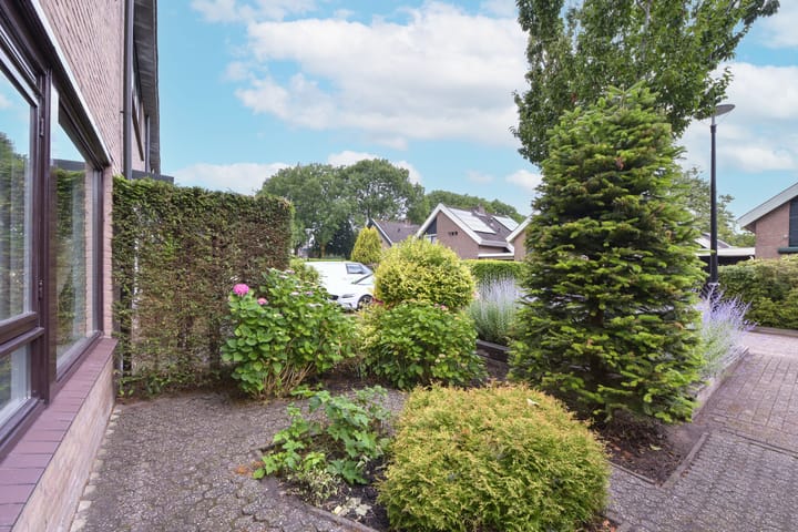 Foto 32 van Smaragd 33