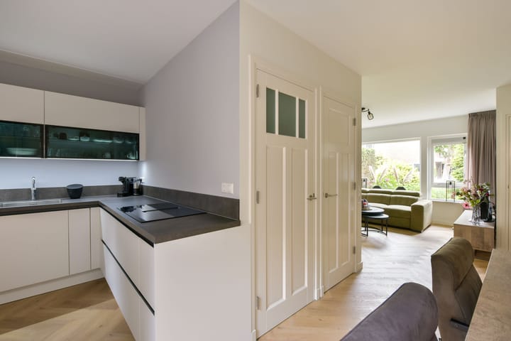 Foto 10 van Smaragd 33