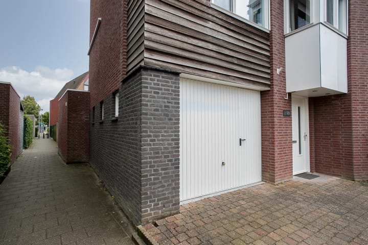 Foto 43 van Lisdodde 28