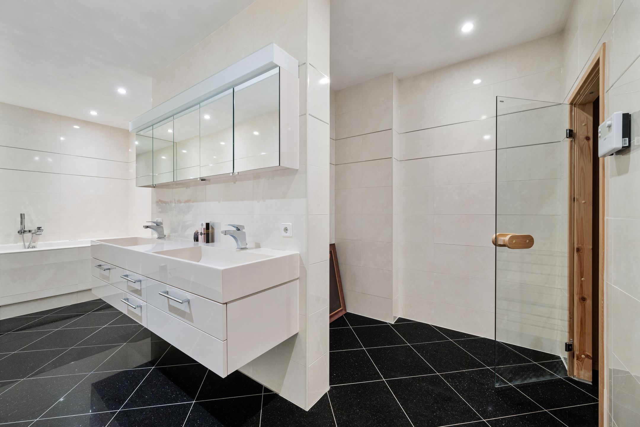 Photo 42 of Westplein 66