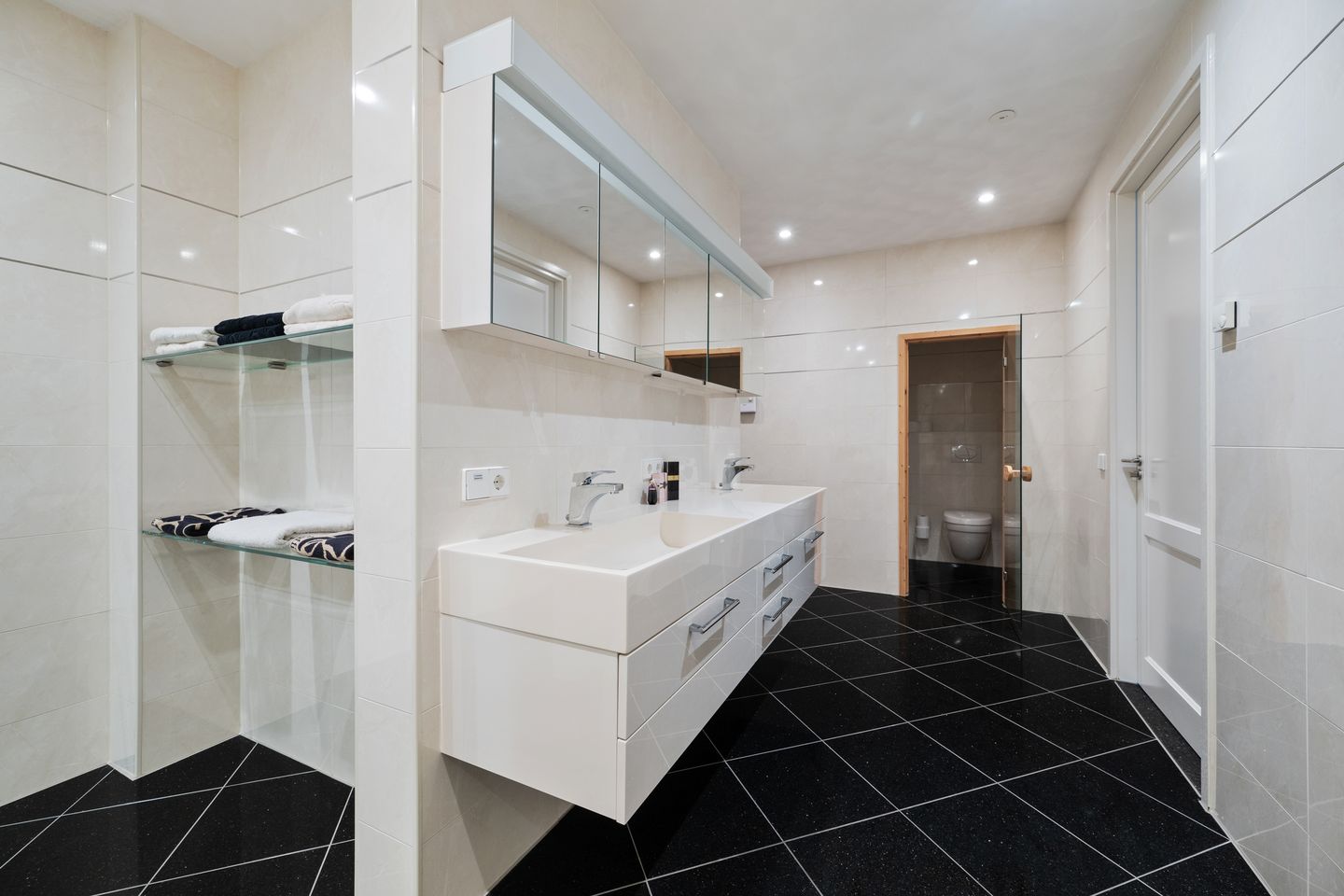 Photo 44 of Westplein 66