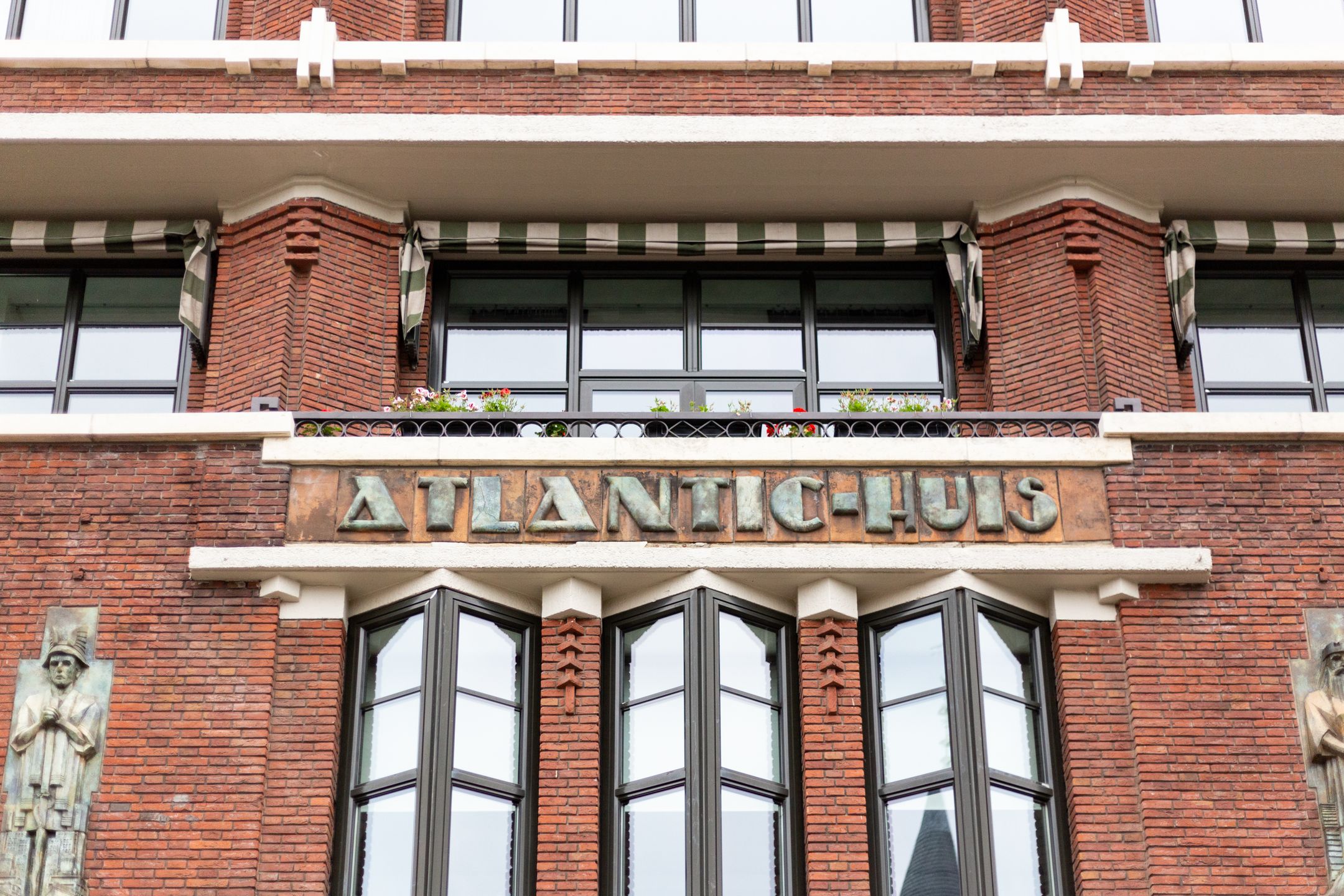 Photo 60 of Westplein 66