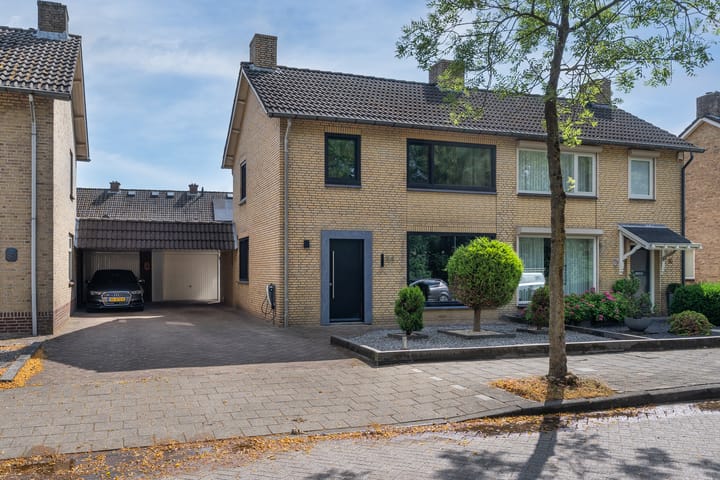 Photo 1 of Jan van Amstelstraat 84