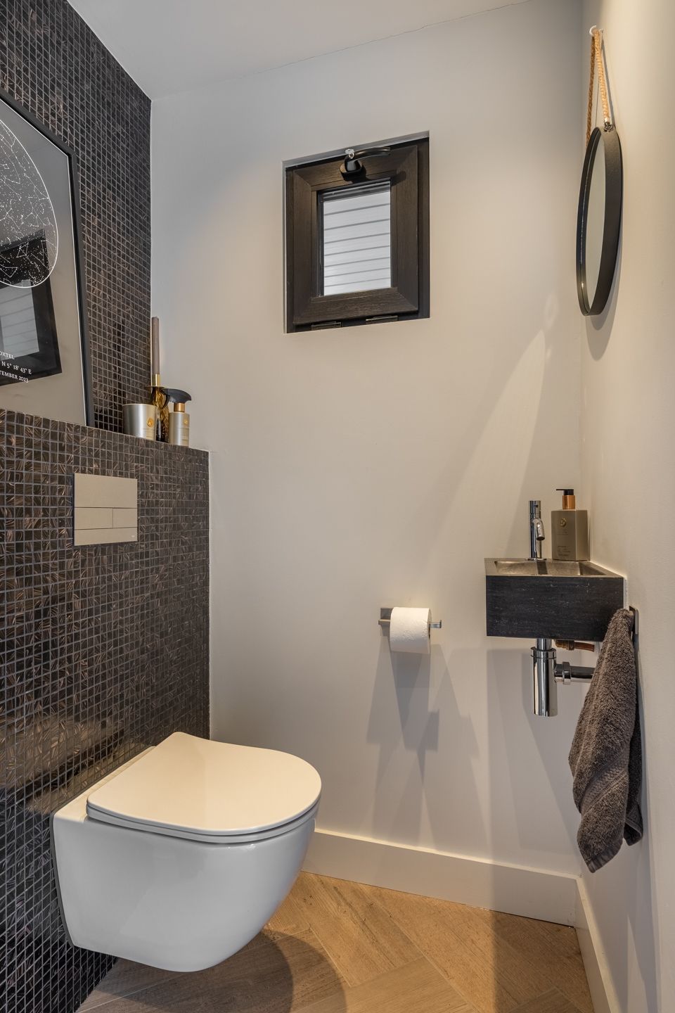 Photo 12 of Jan van Amstelstraat 84