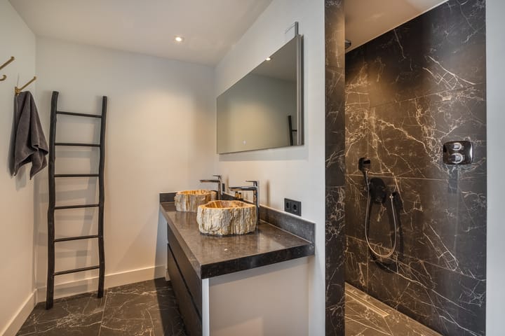 Photo 16 of Jan van Amstelstraat 84