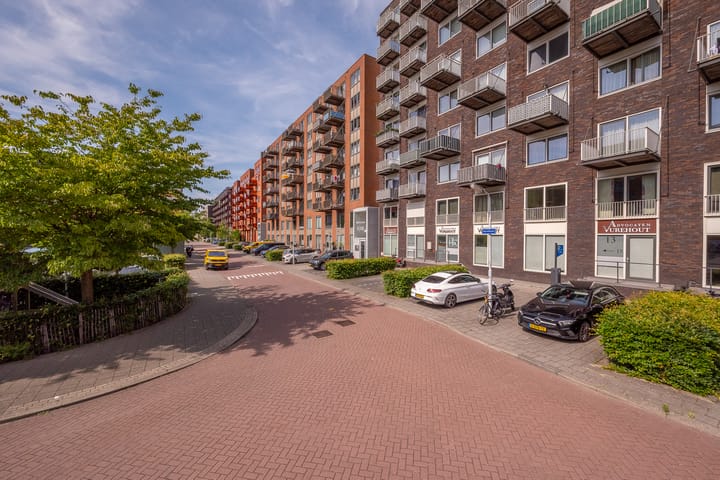 Photo 14 of Vurehout 11