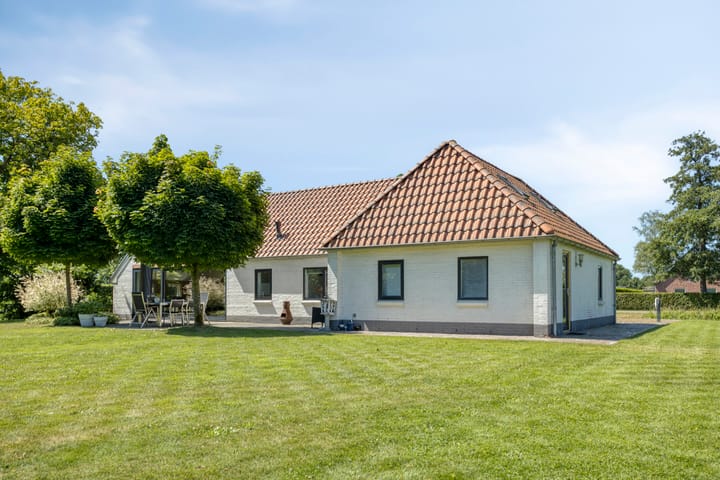 Foto 2 van Carolieweg 2