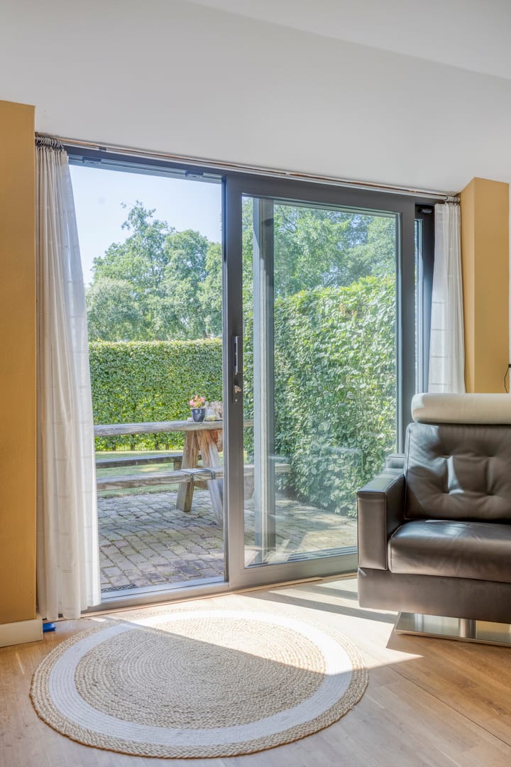 Foto 11 van Carolieweg 2