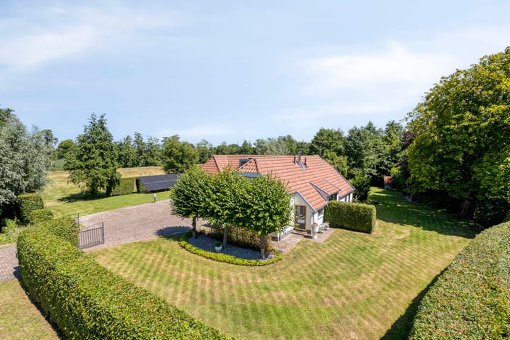 Foto 42 van Carolieweg 2