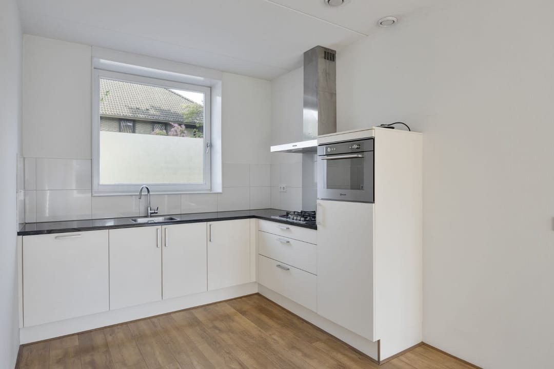 Photo 8 of Stuiverstraat 1-J