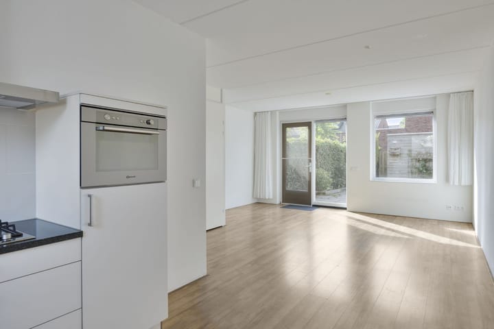 Foto 10 van Stuiverstraat 1-J