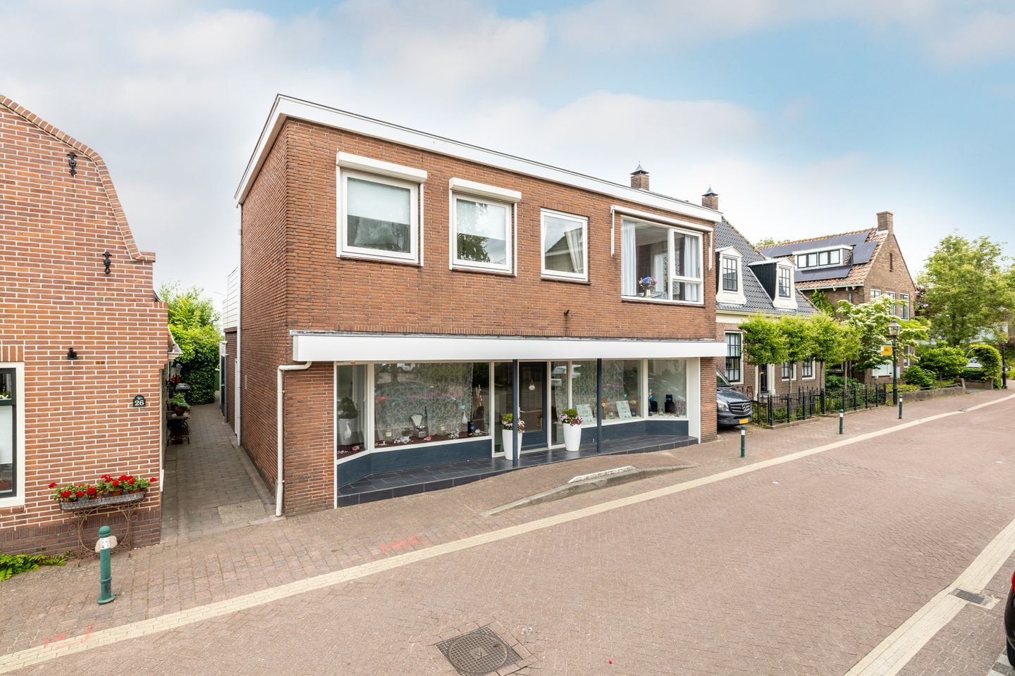 Bekijk foto 1 van Raadhuisstraat 25