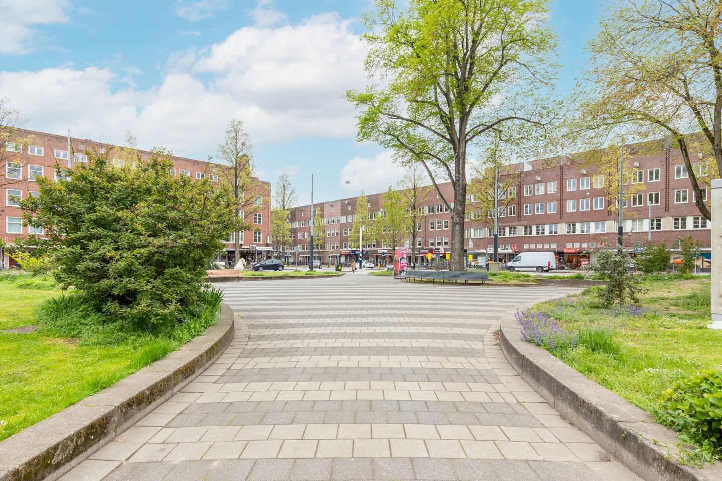 Foto 44 van Vogelenzangstraat 51-3