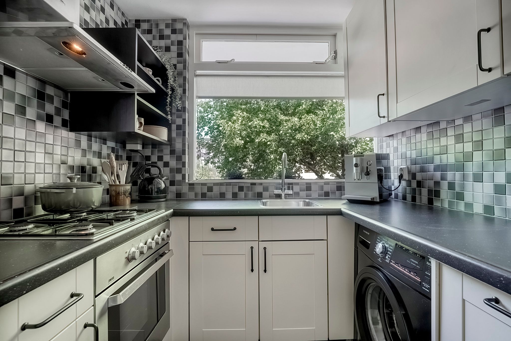 Foto 24 van van der Duyn van Maasdamlaan 102-B