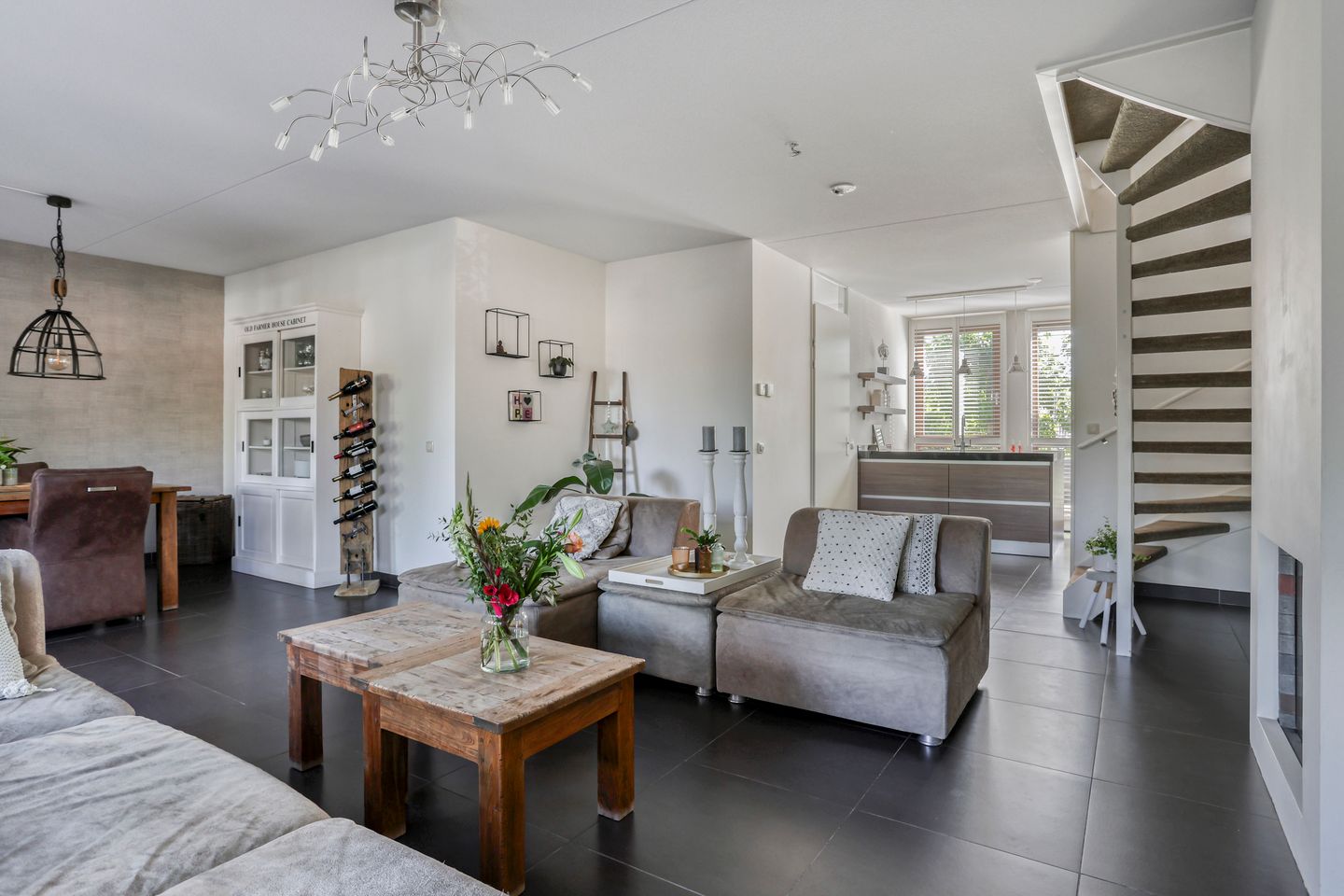 Photo 5 of Zuiderkeerkring 42