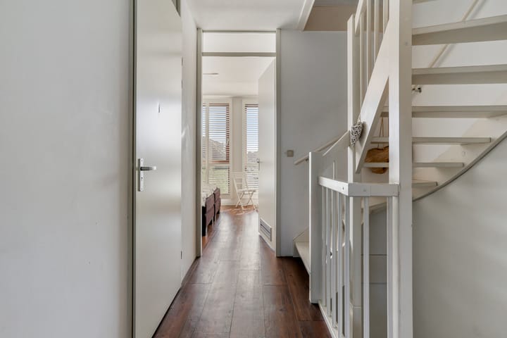 Photo 12 of Zuiderkeerkring 42