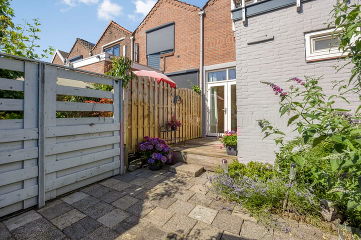 Foto 17 van Graaf van Bloisstraat 44