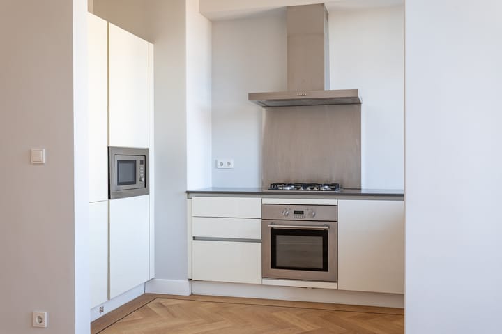 Photo 10 of Javastraat 110-A