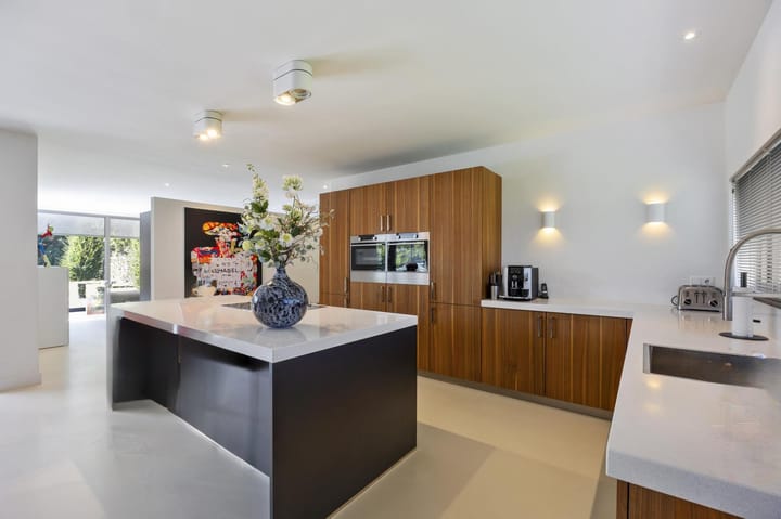 Photo 2 of Julianastraat 26