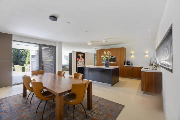 Photo 16 of Julianastraat 26