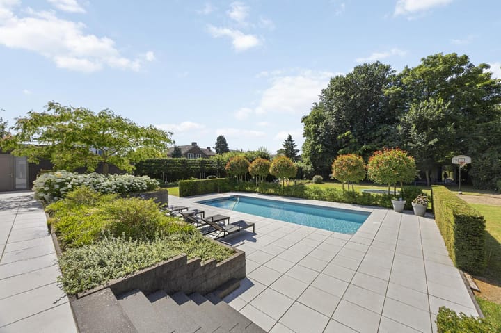 Photo 36 of Julianastraat 26