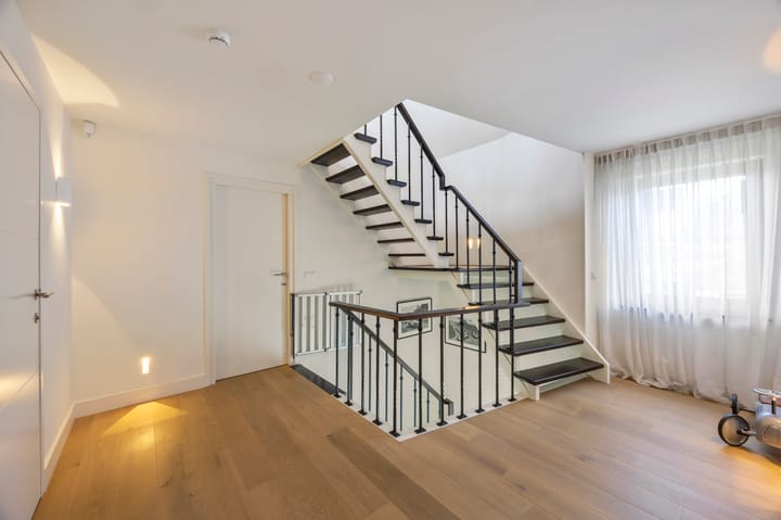 Photo 37 of Julianastraat 26