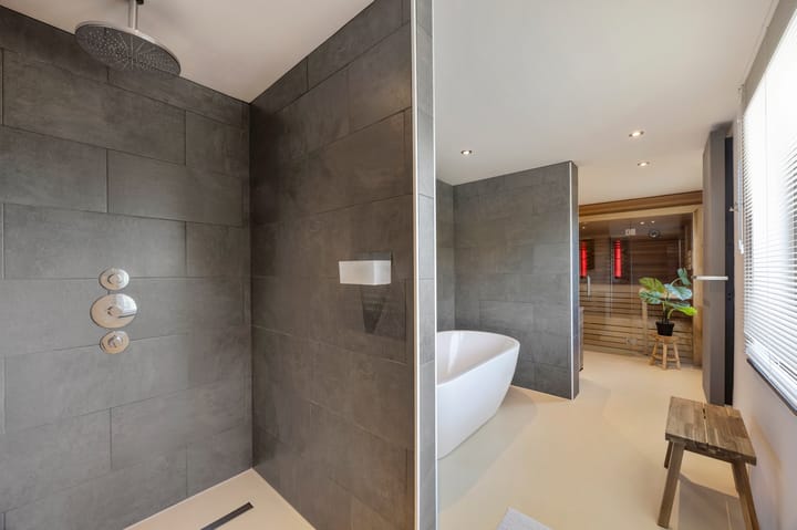 Photo 47 of Julianastraat 26