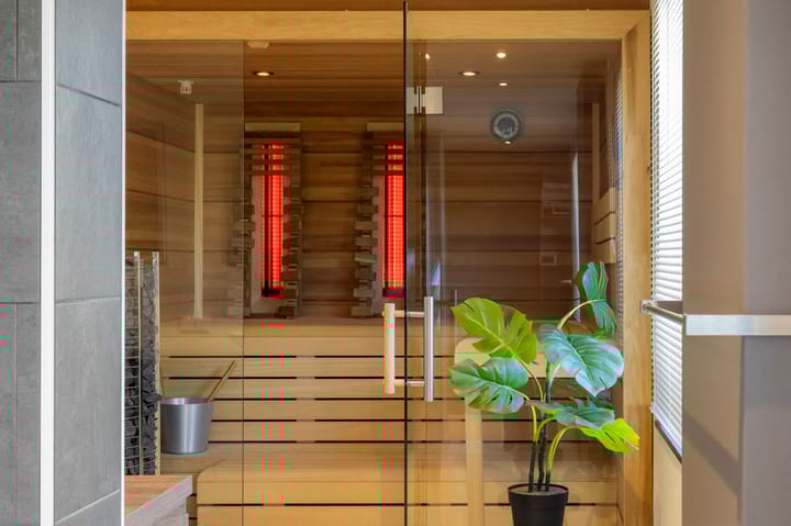 Photo 52 of Julianastraat 26