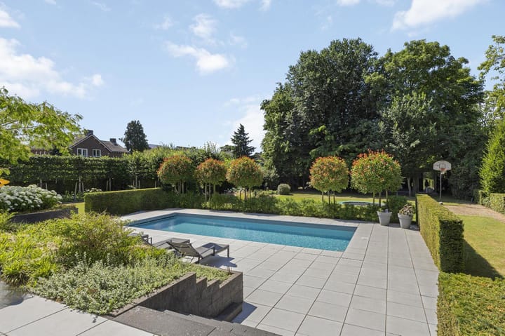 Photo 61 of Julianastraat 26