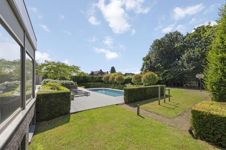 Photo 74 of Julianastraat 26