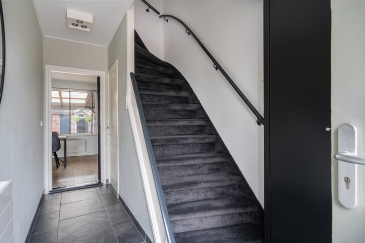 Photo 6 of Prins Bernhardstraat 28