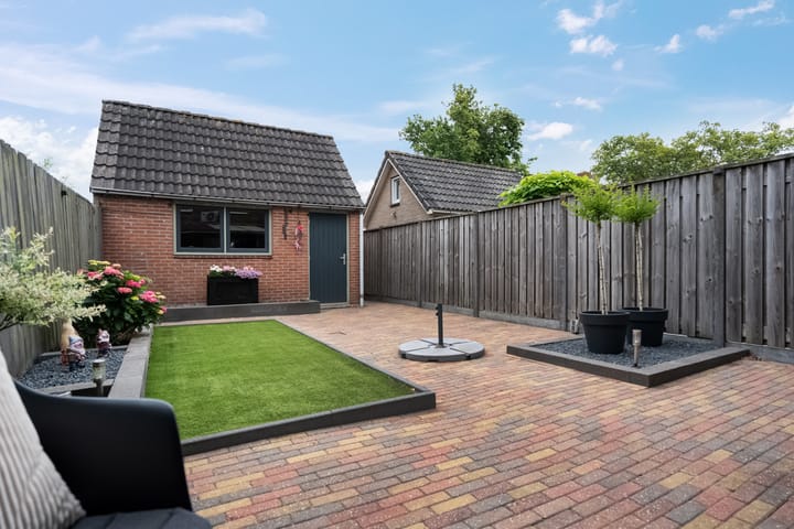 Photo 20 of Prins Bernhardstraat 28