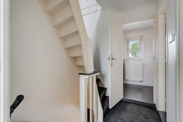 Photo 25 of Prins Bernhardstraat 28