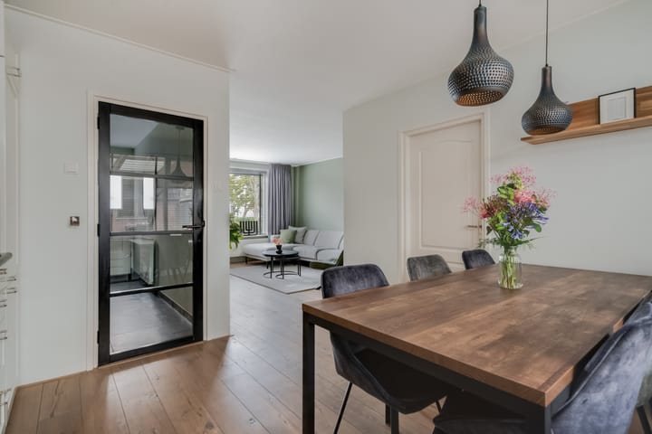 Photo 13 of Prins Bernhardstraat 28