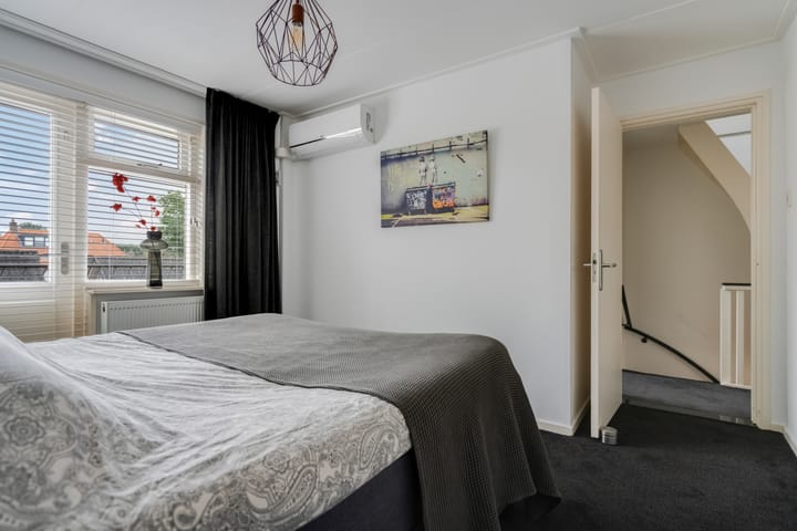 Photo 27 of Prins Bernhardstraat 28