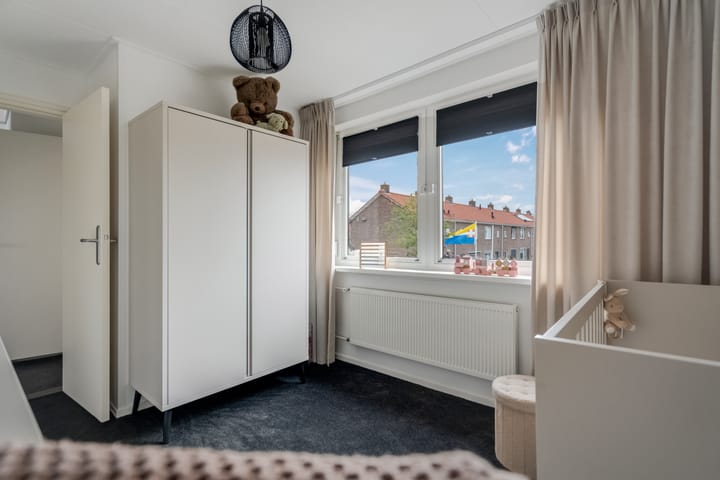 Photo 30 of Prins Bernhardstraat 28