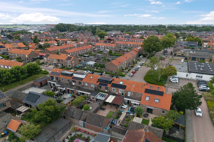 Photo 39 of Prins Bernhardstraat 28