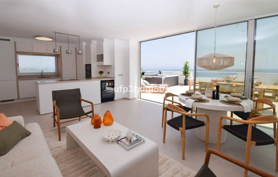 Foto 3 van Avenida Torreblanca 2