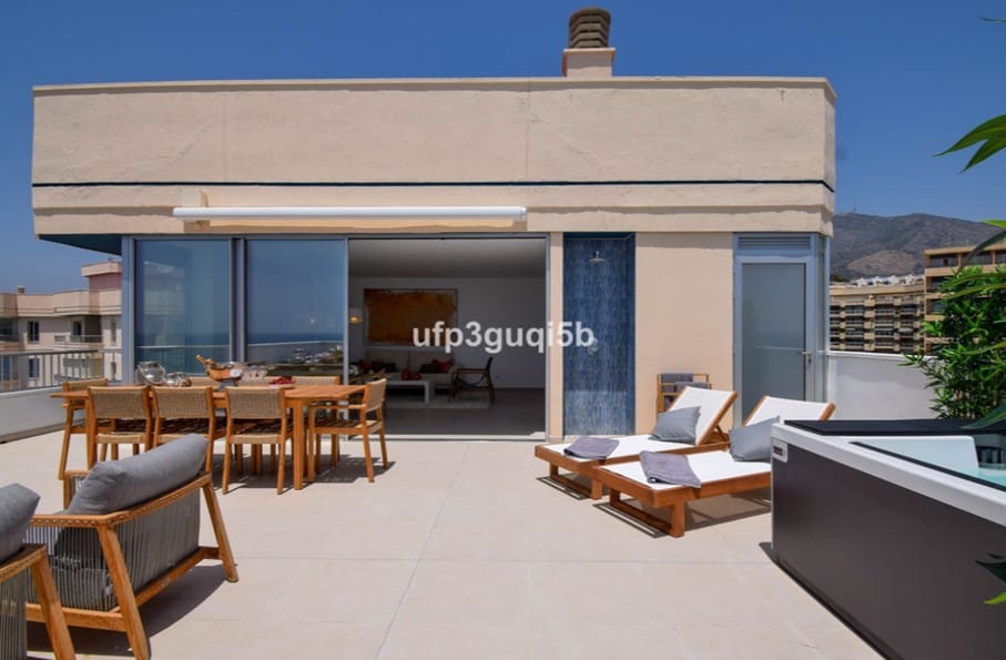 Foto 8 van Avenida Torreblanca 2