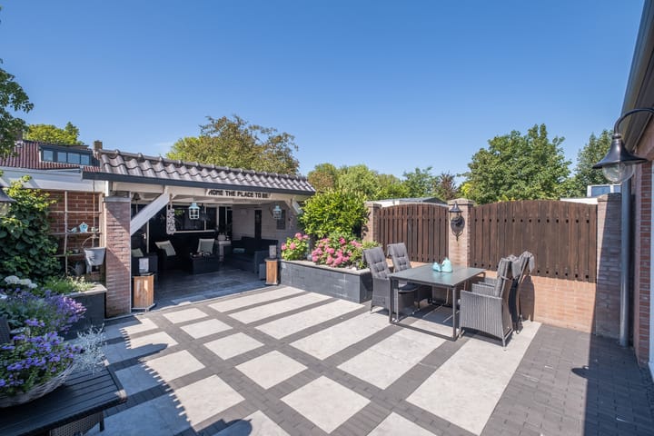 Photo 32 of Bilderdijkstraat 61