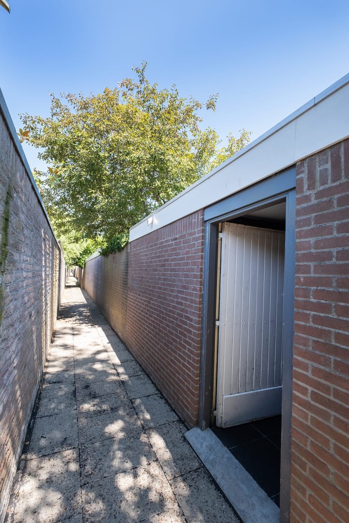 Photo 39 of Bilderdijkstraat 61