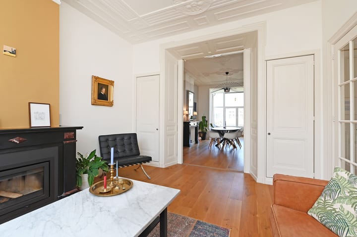 Photo 10 of Obrechtstraat 281