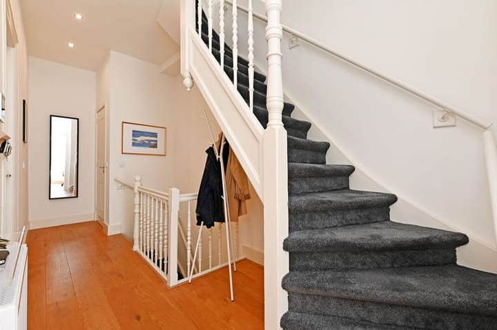 Photo 21 of Obrechtstraat 281