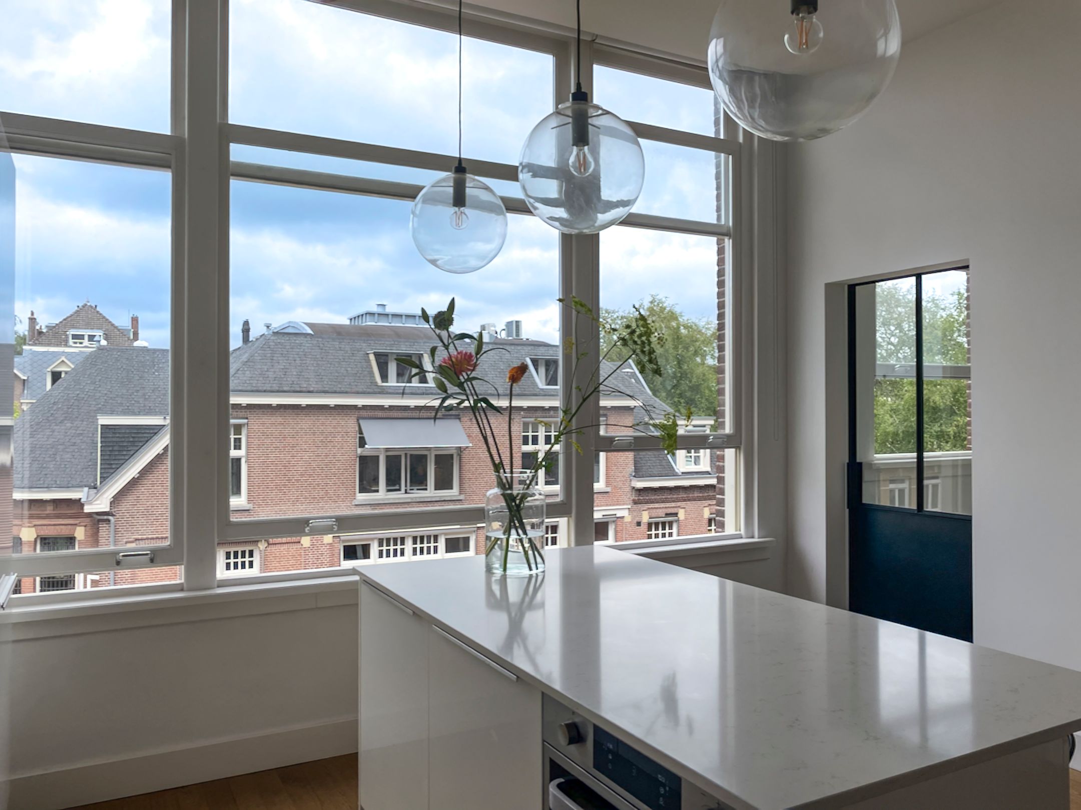 Photo 6 of Koninginneweg 134-2A