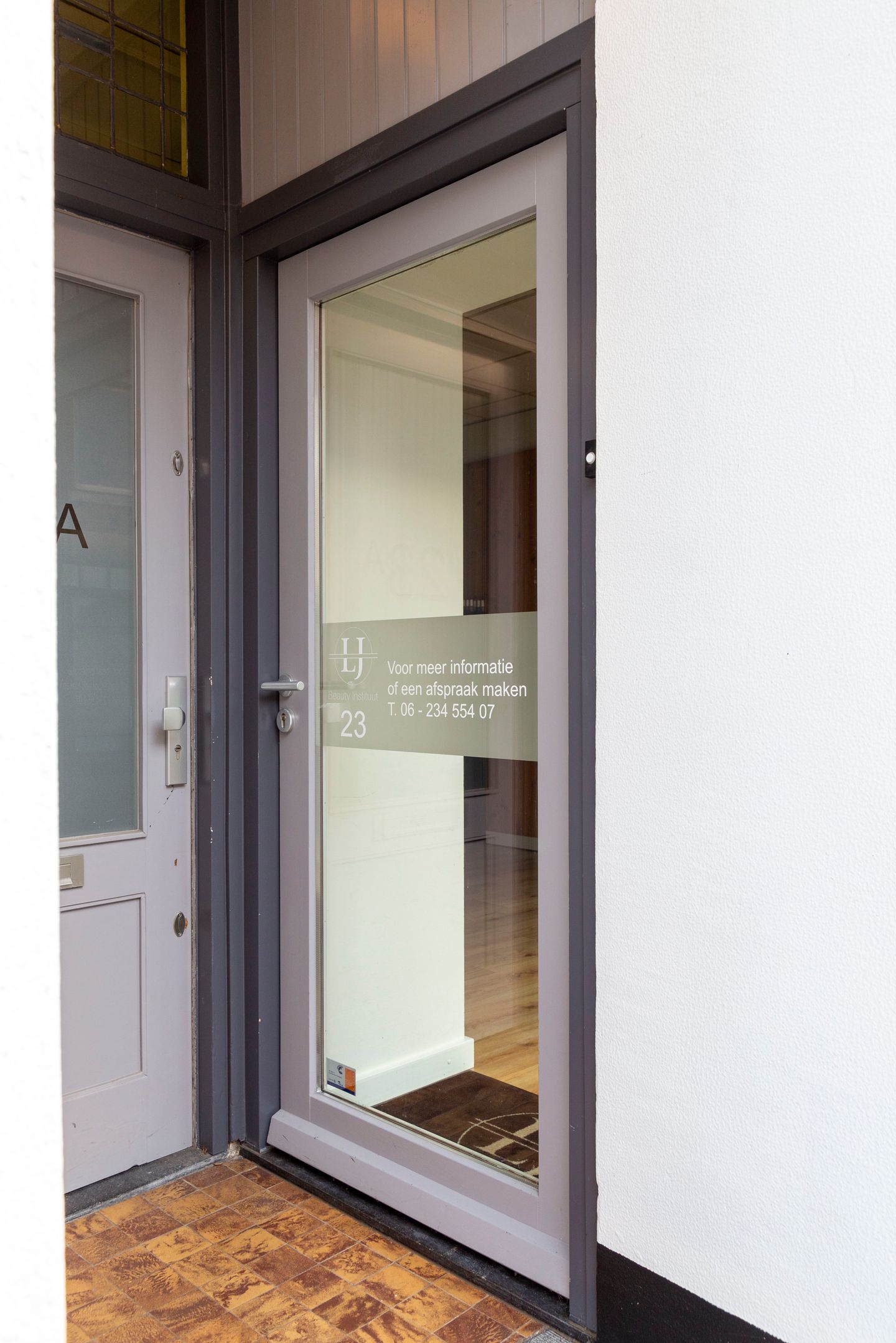Bekijk foto 2 van Burgemeester Janssenstraat 23