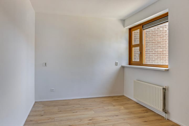 Foto 10 van Azaleastraat 5