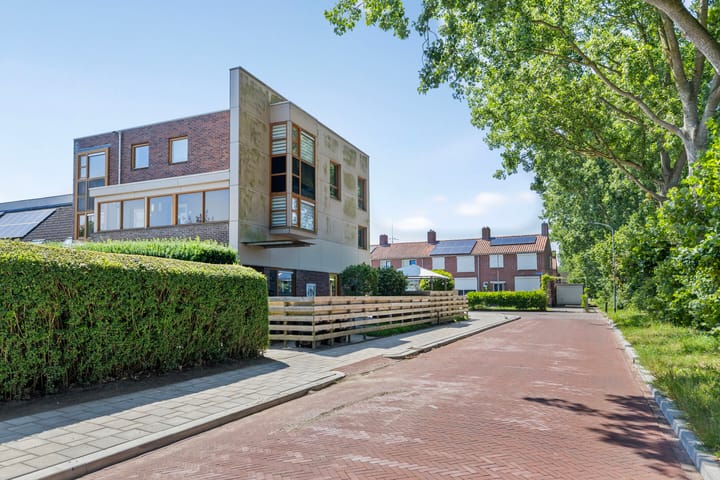 Foto 21 van Azaleastraat 5