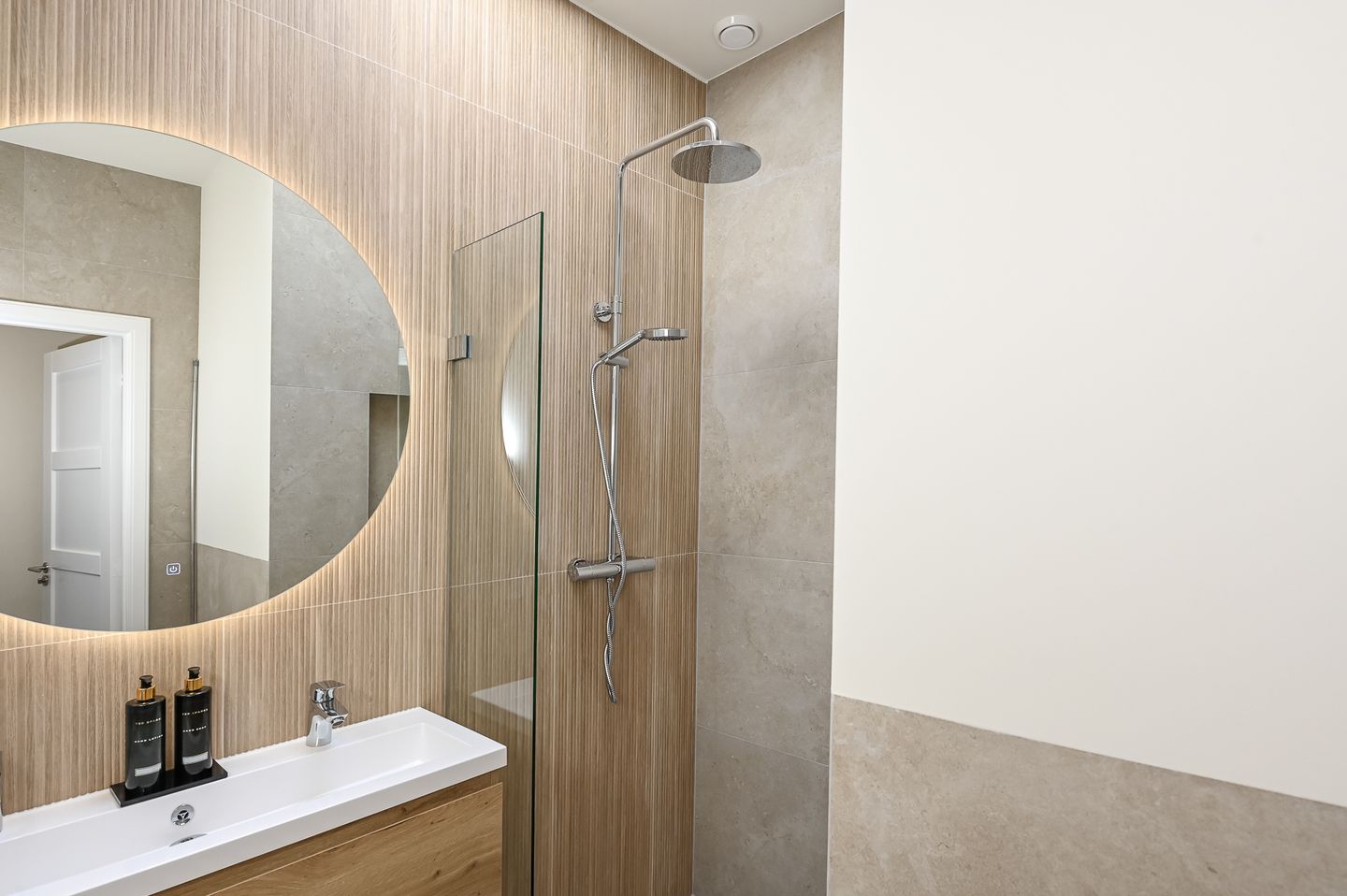 Foto 25 van Velpsestraat 241