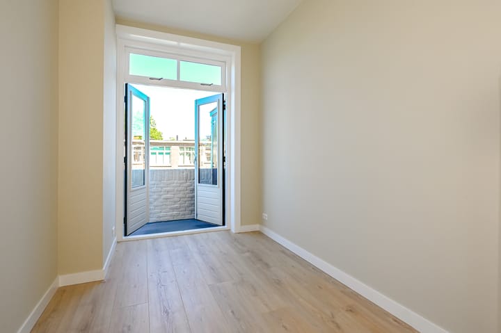 Foto 32 van Velpsestraat 241